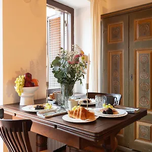 The Rent - Stylish In Trastevere District Apartment Rome